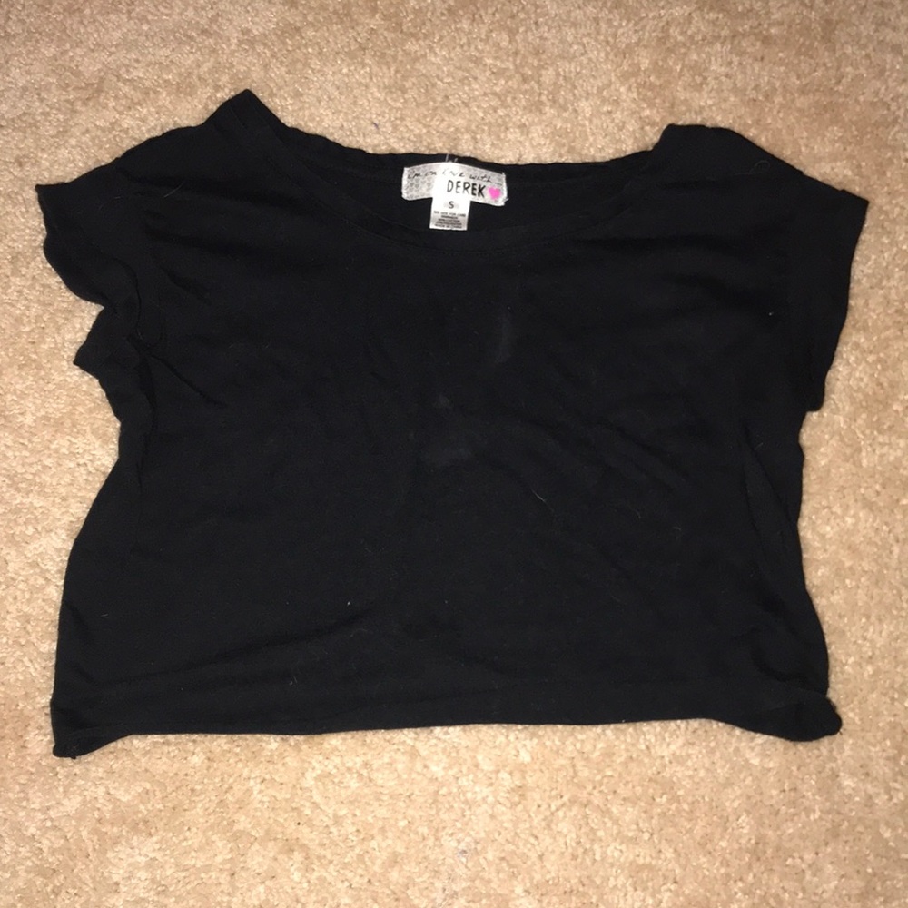 Basic black crop top!